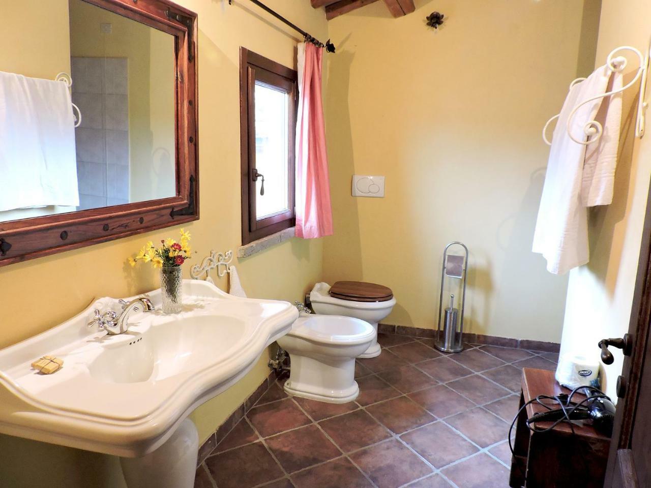 Casale Fedele Family Relax B&B Vicino Al Borgo Ronciglione  Exterior foto